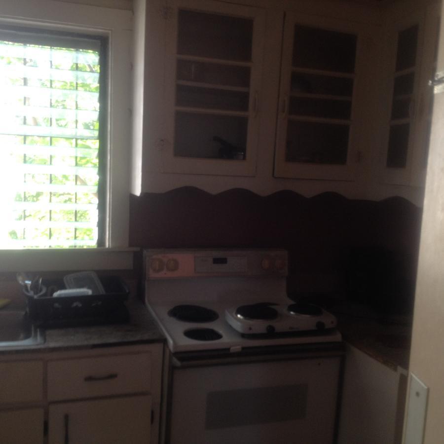 Da Pink And White Castle Bed & Breakfast *