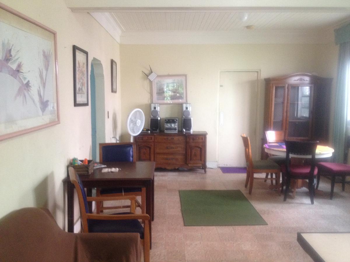Da Pink And White Castle Bed & Breakfast Nassau